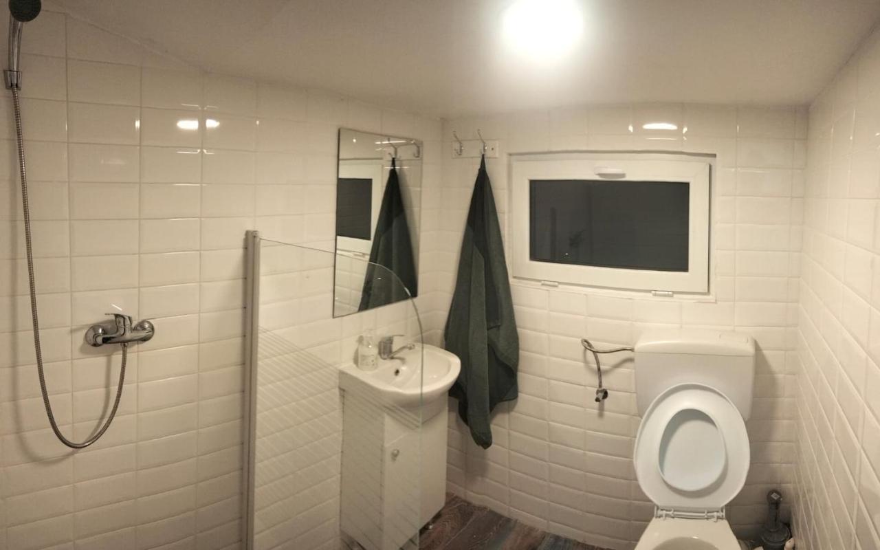 Doi Iepuri Apartment Azuga Bagian luar foto