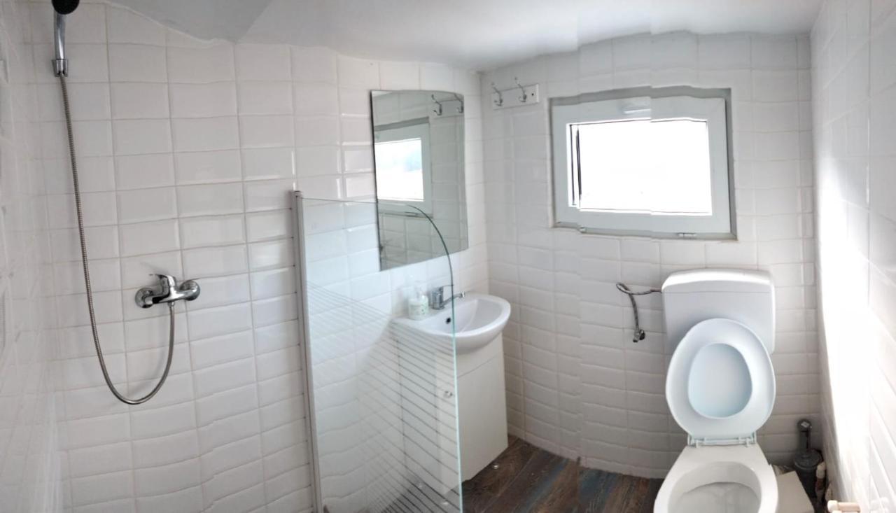 Doi Iepuri Apartment Azuga Bagian luar foto