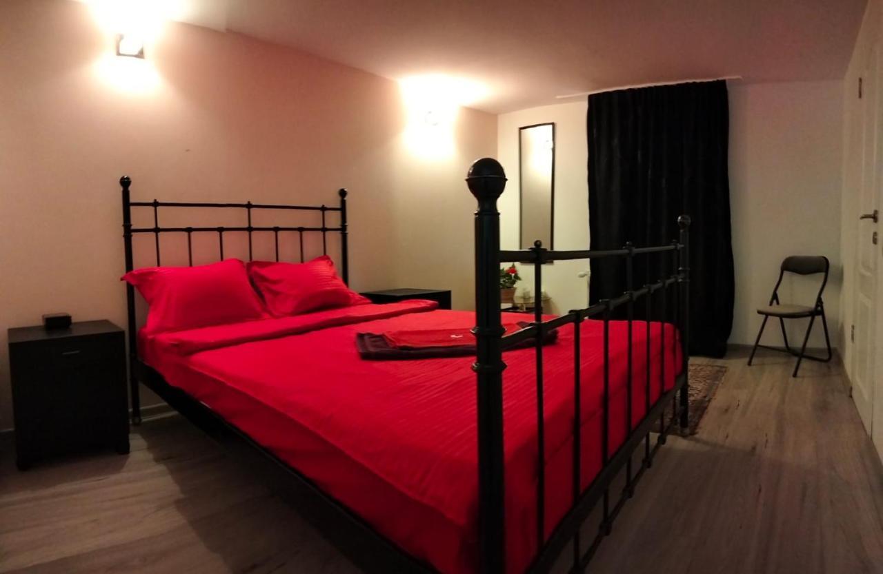 Doi Iepuri Apartment Azuga Bagian luar foto